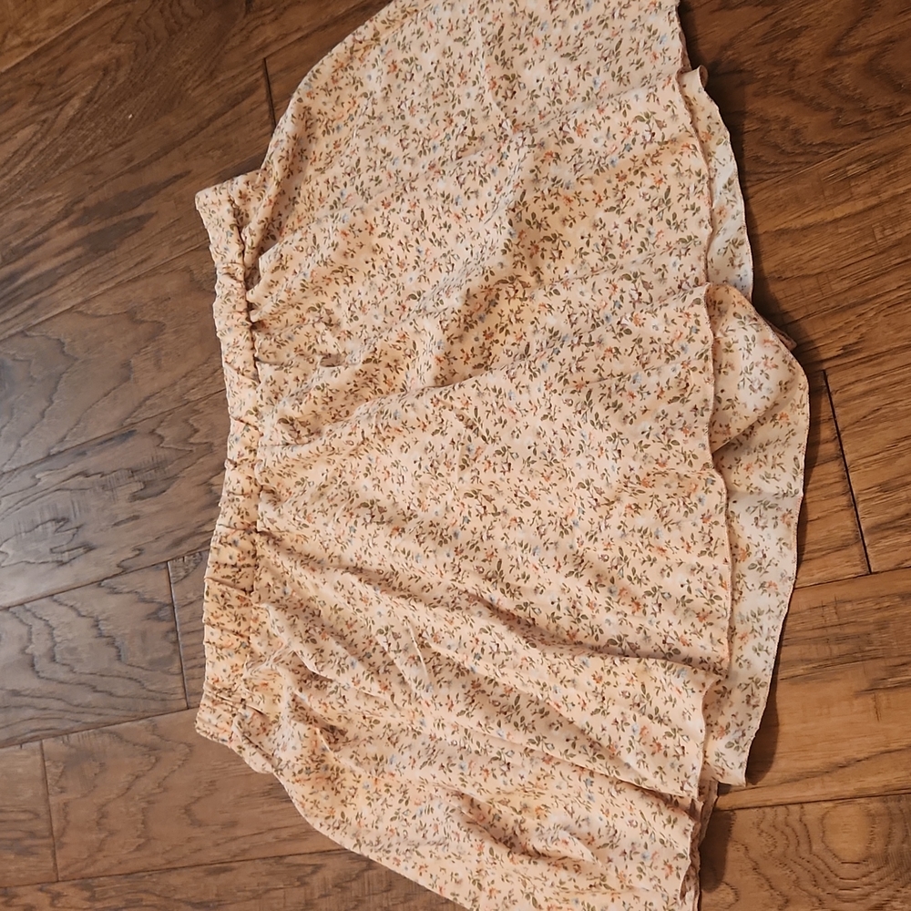 Shein Floral shorts NWOT
